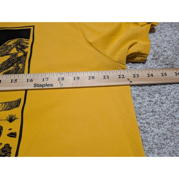 The North Face Womens XL Yellow Snow Leopard Mountain Graphic T Shirt Tee - Picture 4 of 6